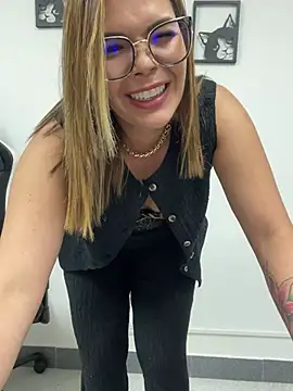 KellyBrooklyn  online show from March 21, 3:24 pm