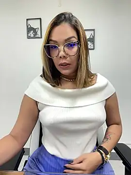 KellyBrooklyn  online show from March 22, 12:46 pm