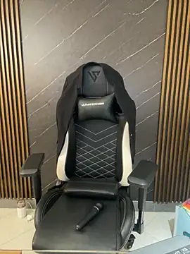 KellyBrooklyn  online show from October 28, 3:14 pm