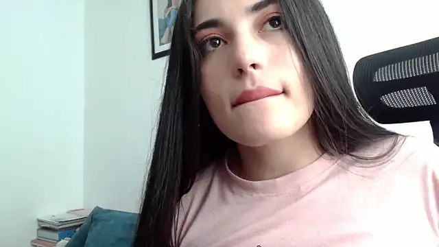 Snapshot of Honey_Aynur20 chatting on January 13, 6:16 pm Honey Aynur20 online show from January 13, 6:16 pm