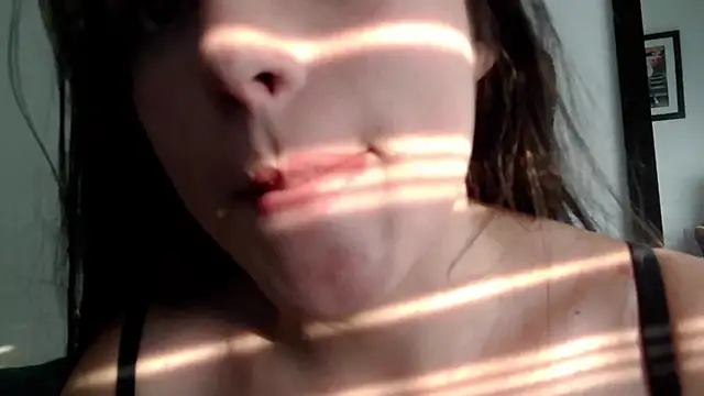 Snapshot of Honey_Aynur20 chatting on January 19, 10:17 pm Honey Aynur20 online show from January 19, 10:17 pm