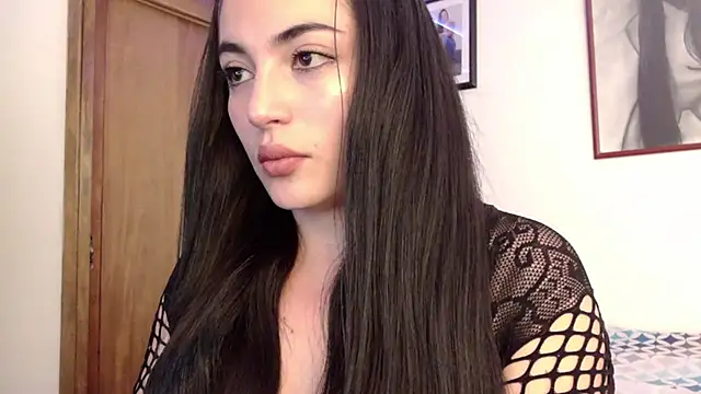 Snapshot of Honey_Aynur20 chatting on October 1, 6:58 pm Honey Aynur20 online show from October 1, 6:58 pm