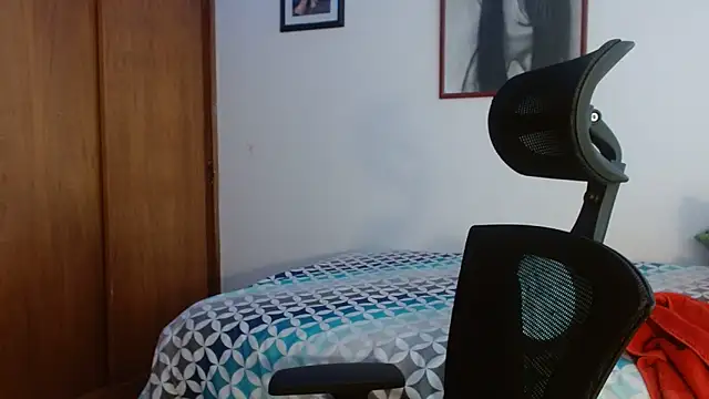 Snapshot of Honey_Aynur20 chatting on October 26, 6:58 pm Honey Aynur20 online show from October 26, 6:58 pm