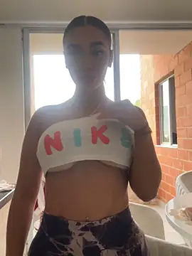 Snapshot of emma_andrew1 chatting on November 10, 2:27 pm emma andrew1 online show from November 10, 2:27 pm