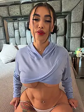 Snapshot of emma_andrew1 chatting on January 15, 4:33 pm emma andrew1 online show from January 15, 4:33 pm