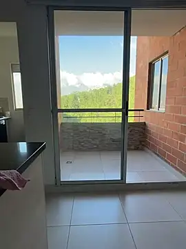 Snapshot of emma_andrew1 chatting on January 16, 1:37 pm emma andrew1 online show from January 16, 1:37 pm