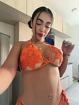 Snapshot of emma_andrew1 chatting on February 11, 5:29 pm emma andrew1 online show from February 11, 5:29 pm