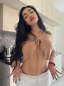 Snapshot of emma_andrew1 chatting on February 16, 4:47 pm emma andrew1 online show from February 16, 4:47 pm