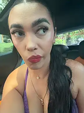 Snapshot of emma_andrew1 chatting on February 19, 4:36 pm emma andrew1 online show from February 19, 4:36 pm