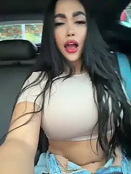Snapshot of emma_andrew1 chatting on June 18, 5:17 pm emma andrew1 online show from June 18, 5:17 pm