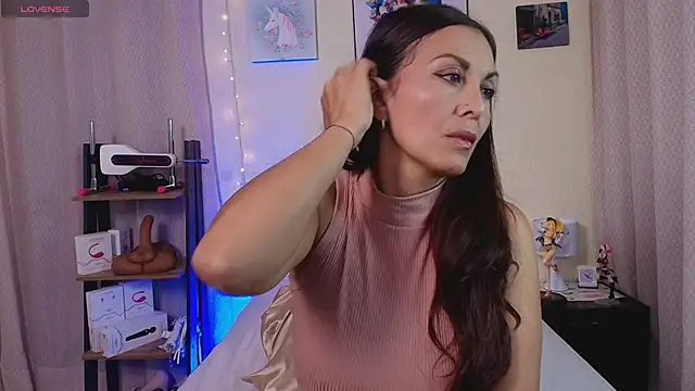 Swetisabella01 online show from February 2, 3:21 am