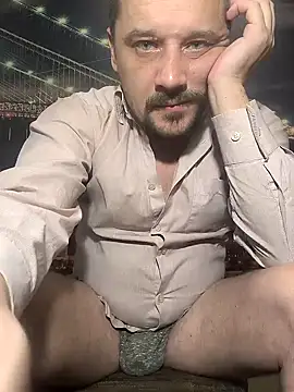 Snapshot of DanielOhCool chatting on December 4, 9:02 pm DanielOhCool online show from December 4, 9:02 pm