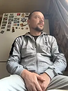 Snapshot of DanielOhCool chatting on February 6, 7:35 am DanielOhCool online show from February 6, 7:35 am