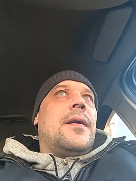 Snapshot of DanielOhCool chatting on February 21, 2:16 pm DanielOhCool online show from February 21, 2:16 pm