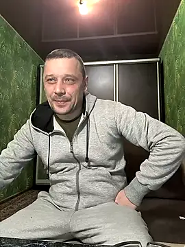 Snapshot of DanielOhCool chatting on February 24, 1:53 pm DanielOhCool online show from February 24, 1:53 pm