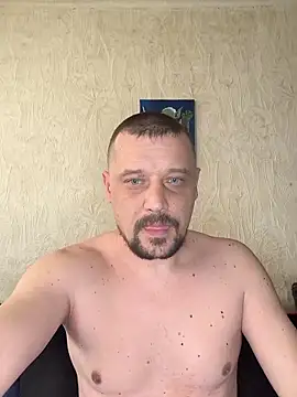 Snapshot of DanielOhCool chatting on March 19, 1:18 pm DanielOhCool online show from March 19, 1:18 pm