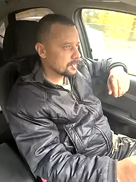 Snapshot of DanielOhCool chatting on October 5, 11:30 am DanielOhCool online show from October 5, 11:30 am