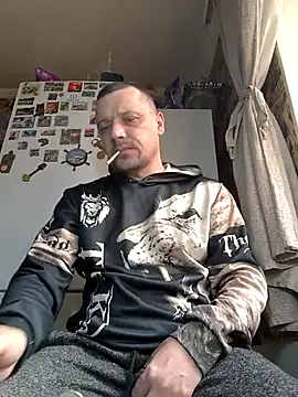DanielOhCool online show from March 4, 6:30 am
