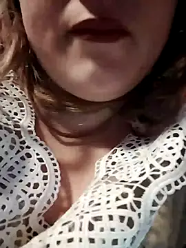 Snapshot of SWEETLUNA077 chatting on January 6, 4:21 pm SWEETLUNA077 online show from January 6, 4:21 pm