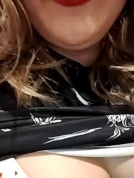 Snapshot of SWEETLUNA077 chatting on January 7, 8:44 pm SWEETLUNA077 online show from January 7, 8:44 pm