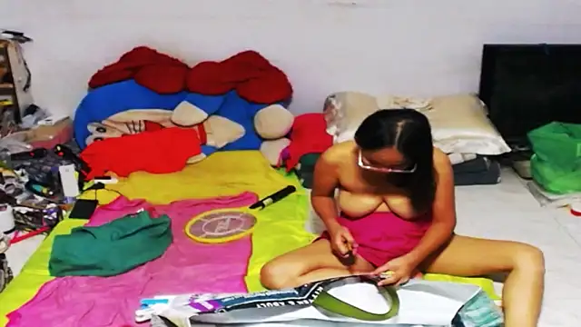 1CuteAndSexy69 online show from January 31, 6:14 pm