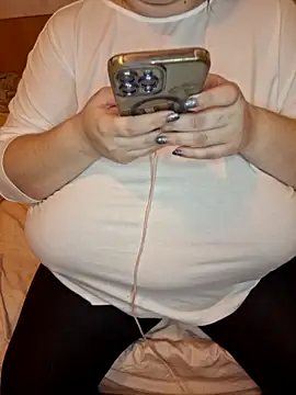 SenzualHotM online show from February 12, 8:29 pm