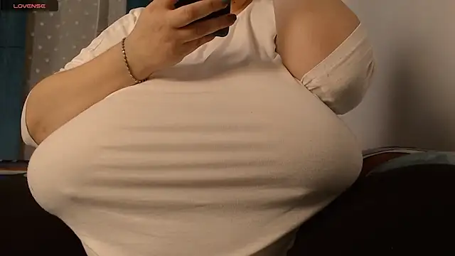 SenzualHotM online show from February 18, 7:52 pm