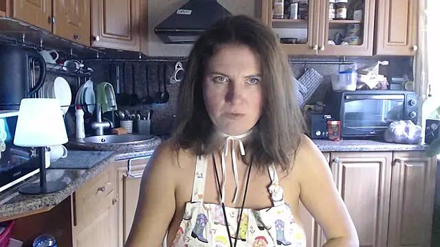 Snapshot of LizaCakes chatting on September 18, 9:44 am LizaCakes online show from September 18, 9:44 am