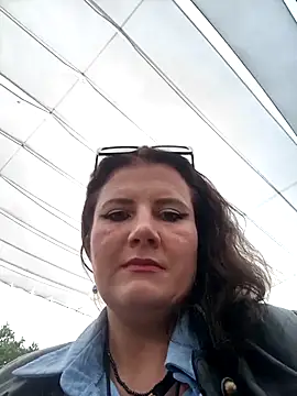 Snapshot of LizaCakes chatting on September 19, 3:34 pm LizaCakes online show from September 19, 3:34 pm