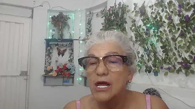 FunnyGrandma online show from December 13, 2:21 am