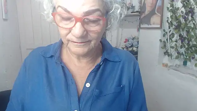 FunnyGrandma online show from September 30, 12:04 am