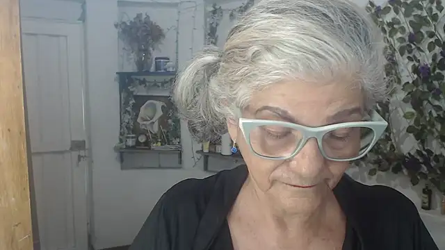 FunnyGrandma online show from July 14, 10:48 pm
