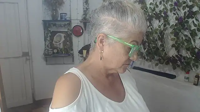 FunnyGrandma online show from July 27, 1:23 am