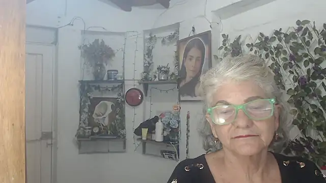 FunnyGrandma online show from July 28, 1:56 am