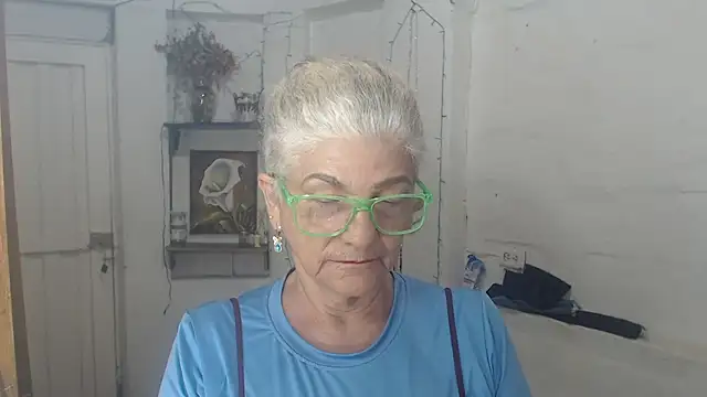 FunnyGrandma online show from July 31, 3:17 am