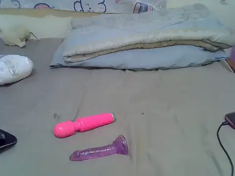Hotbabe2345 online show from May 6, 9:36 am