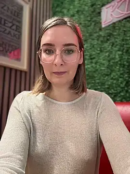 The Snowwhitee online show from December 20, 7:17 pm