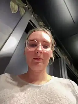 The Snowwhitee online show from January 10, 7:43 pm