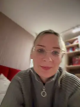 The Snowwhitee online show from January 11, 4:03 pm