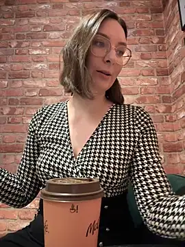 The Snowwhitee online show from October 2, 7:37 am