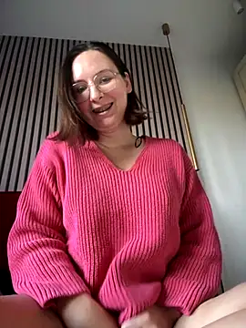 The Snowwhitee online show from October 25, 2:02 pm