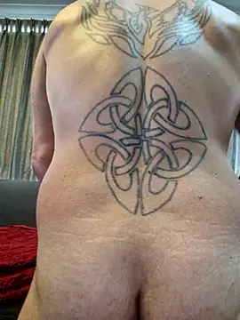 Snapshot of PhoenixDesire@xh chatting on March 17, 11:32 pm PhoenixDesirexh online show from March 17, 11:32 pm