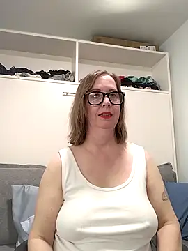 SweetandNaughty1 online show from February 5, 8:24 pm