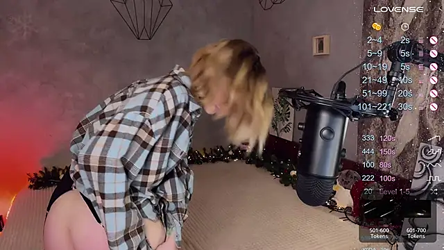 Snapshot of Your_Sweet_Lilu chatting on December 24, 8:05 pm Your Sweet Lilu online show from December 24, 8:05 pm