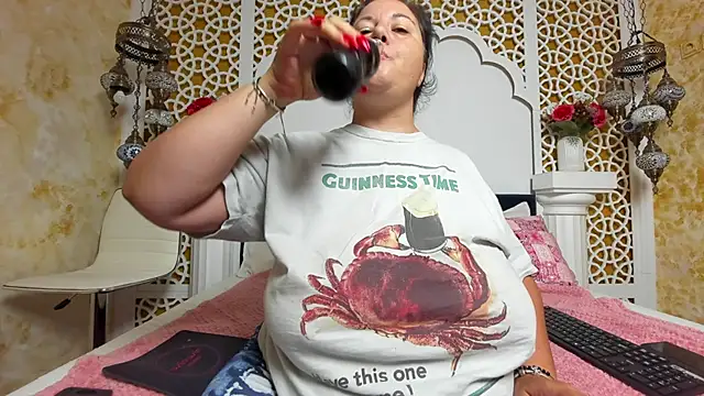 AleshaArabian online show from September 12, 2:55 am