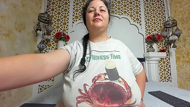 AleshaArabian online show from December 2, 5:02 am