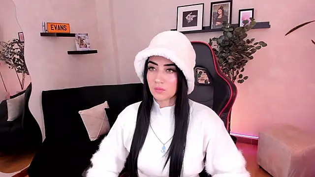 EmmyEvans1 online show from November 6, 7:37 pm