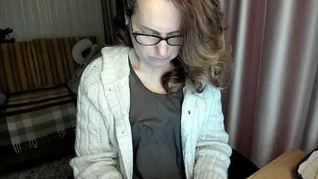 lauraoven online show from February 6, 1:36 pm