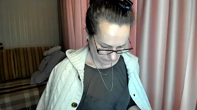 lauraoven online show from February 13, 7:26 am