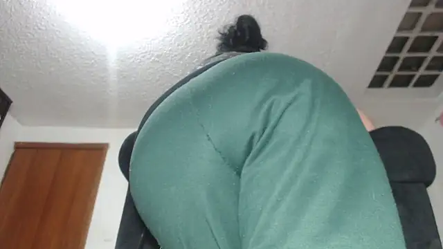 prettyangelsquirt online show from February 25, 6:42 pm